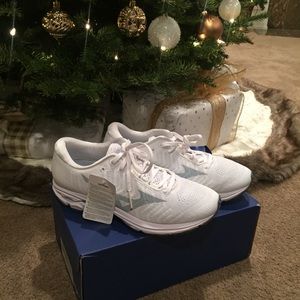 Mizuno Wave Rider womens running shoe